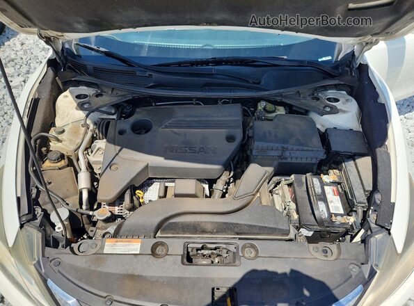 1N4AL3AP4GC178324 2016 NISSAN ALTIMA White Widok wnętrza z tyłu