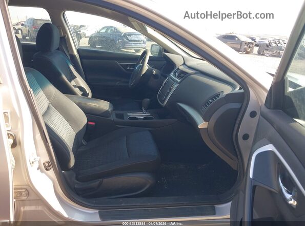 1N4AL3AP4GN322085 2016 NISSAN ALTIMA Silver Front interior view
