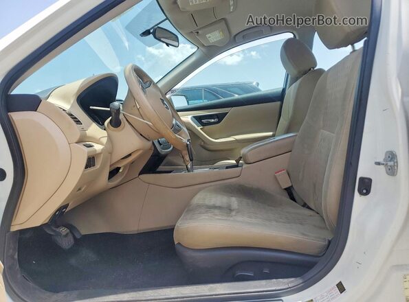 1N4AL3AP4GN380276 2016 NISSAN ALTIMA White Front interior view