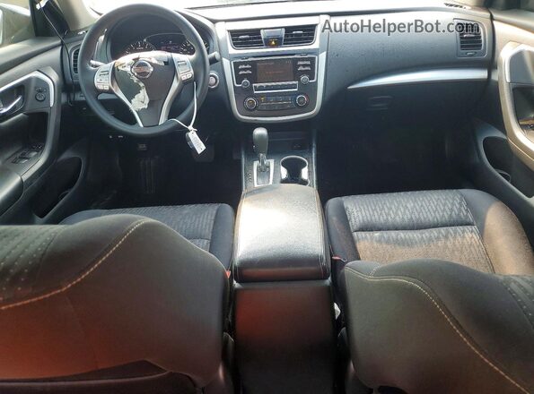 1N4AL3AP4HC109019 2017 NISSAN ALTIMA Silver Widok deski rozdzielczej