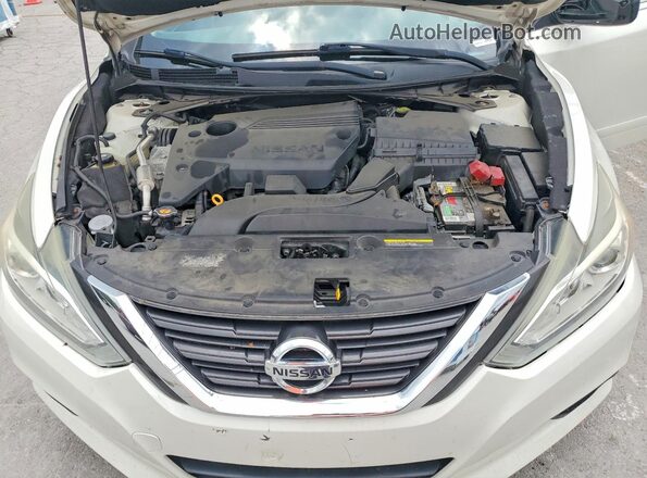 1N4AL3AP4HC142148 2017 NISSAN ALTIMA White Rear interior view