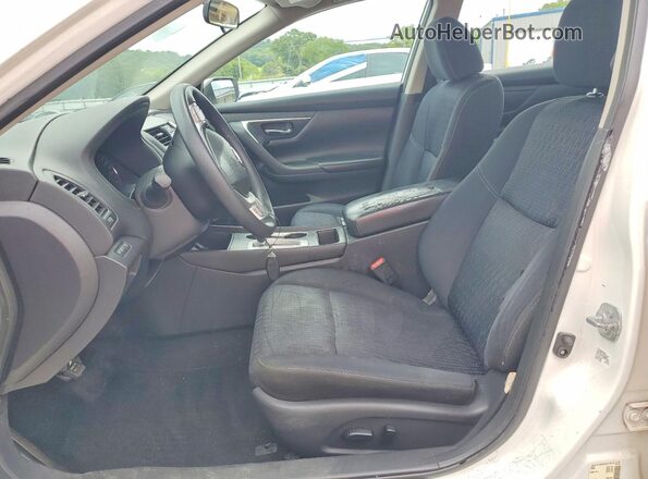 1N4AL3AP4HC142148 2017 NISSAN ALTIMA White Front interior view