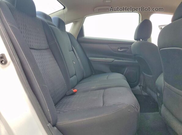 1N4AL3AP4HC142148 2017 NISSAN ALTIMA White Rear seats view