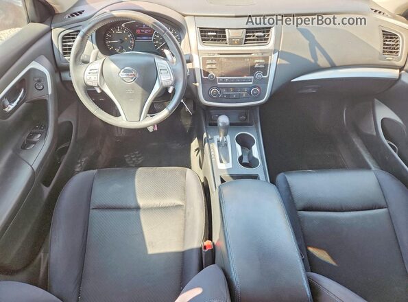 1N4AL3AP4HC171679 2017 NISSAN ALTIMA Red წინა პანელის ხედი
