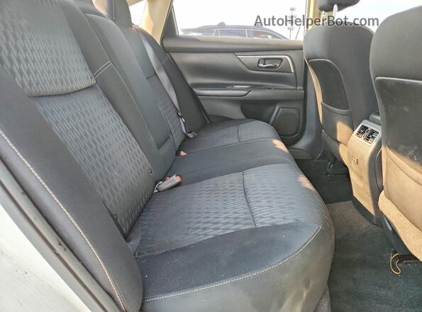 1N4AL3AP4HC216605 2017 NISSAN ALTIMA White Vista de los asientos traseros