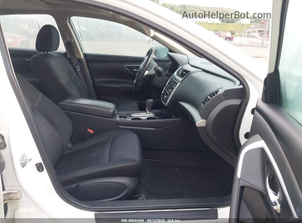 1N4AL3AP4HC224249 2017 NISSAN ALTIMA White Widok wnętrza z przodu