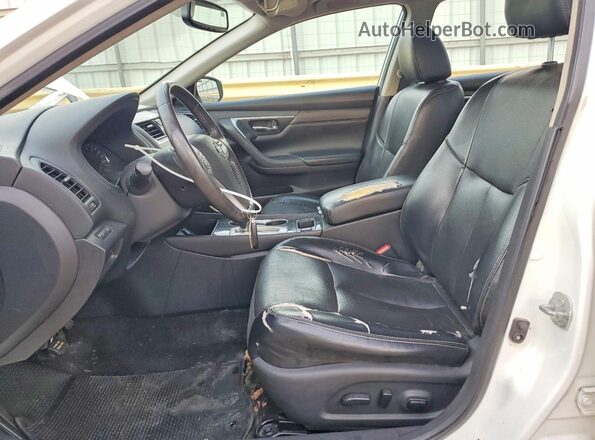 1N4AL3AP4HC227619 2017 NISSAN ALTIMA White Front interior view