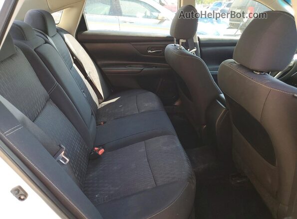 1N4AL3AP4HC241889 2017 NISSAN ALTIMA White Vista de los asientos traseros