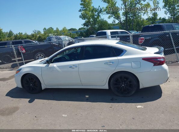 1N4AL3AP4HC272737 2017 NISSAN ALTIMA White Vista interior de 360 grados