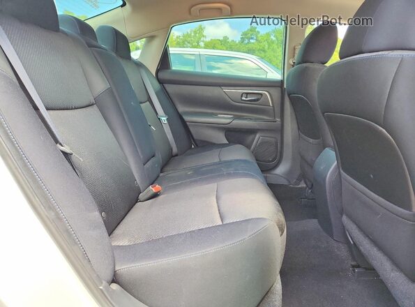 1N4AL3AP4HC485462 2017 NISSAN ALTIMA White Rear seats view