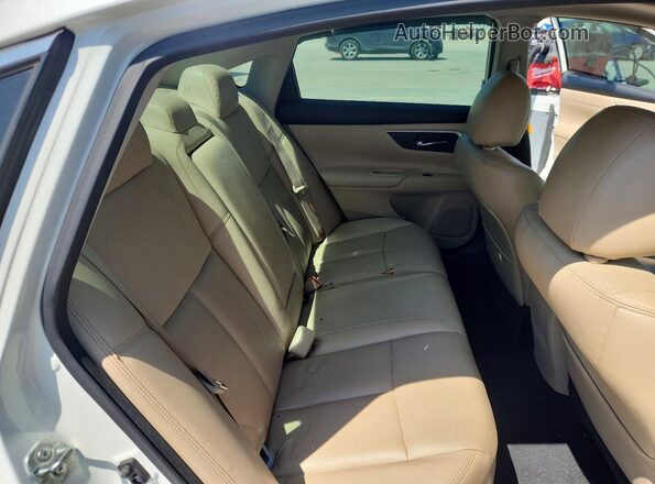 1N4AL3AP4HC488717 2017 NISSAN ALTIMA White Հետևի նստատեղերի տեսք