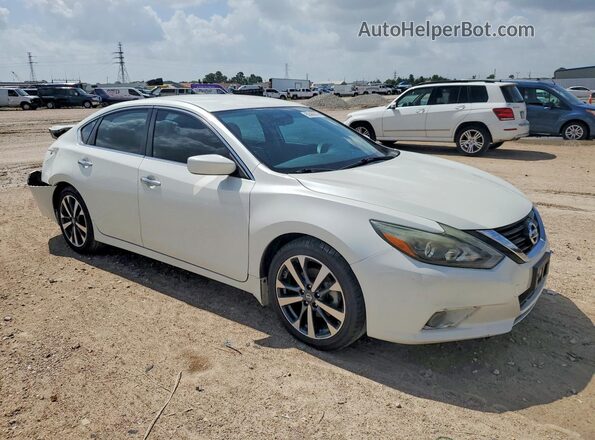 1N4AL3AP4HC491066 2017 NISSAN ALTIMA White Przód prawy