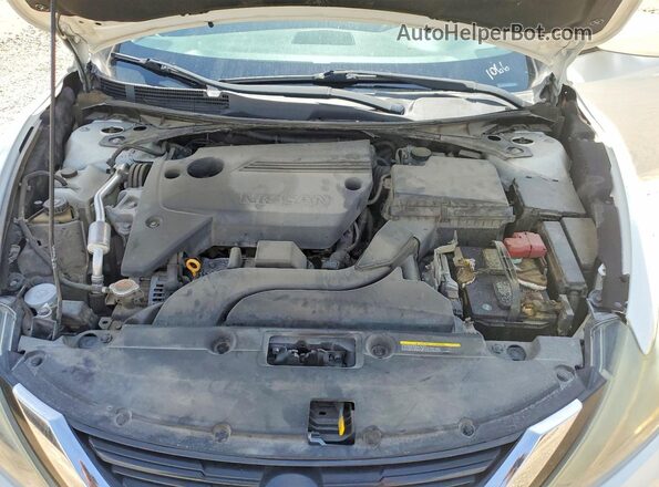 1N4AL3AP4HC491066 2017 NISSAN ALTIMA White Widok wnętrza z tyłu