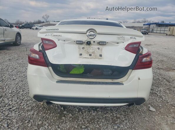 1N4AL3AP4HN322086 2017 NISSAN ALTIMA White Widok z tyłu