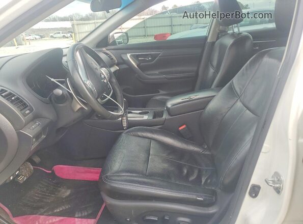 1N4AL3AP4HN322086 2017 NISSAN ALTIMA White Widok wnętrza z przodu