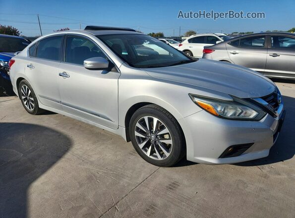 1N4AL3AP5HC115881 2017 NISSAN ALTIMA Silver Передня права чверть
