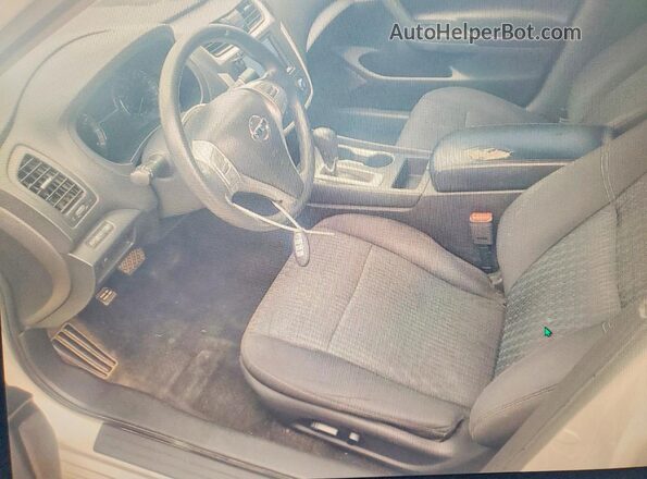 1N4AL3AP5HC179130 2017 NISSAN ALTIMA Белый Вид салона спереди