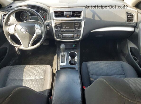 1N4AL3AP5HC282905 2017 NISSAN ALTIMA Red წინა პანელის ხედი