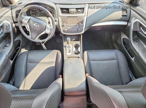 1N4AL3AP5HC492212 2017 NISSAN ALTIMA Красный Вид панели приборов