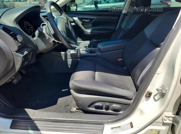1N4AL3AP5HN333582 2017 NISSAN ALTIMA White Вид салону спереду
