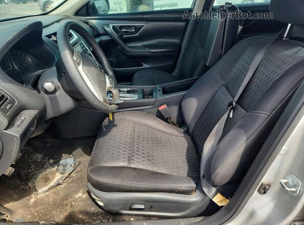 1N4AL3AP5JC250588 2018 NISSAN ALTIMA Silver Widok wnętrza z przodu