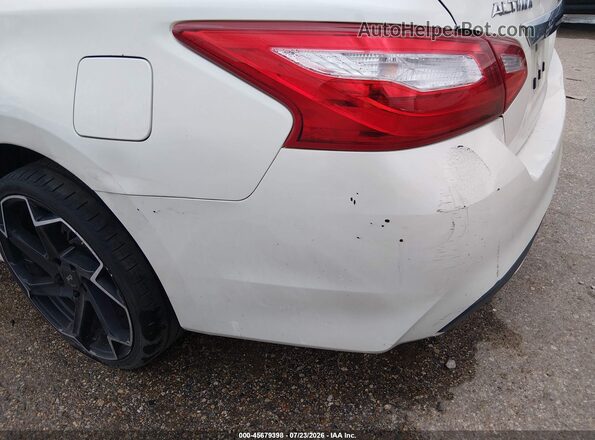 1N4AL3AP6GC157023 2016 NISSAN ALTIMA White ხელსაწყოთა პანელის ხედი