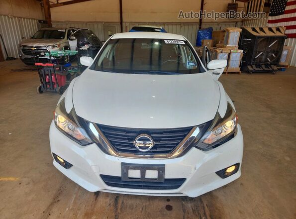 1N4AL3AP6GC262001 2016 NISSAN ALTIMA White Widok z przodu