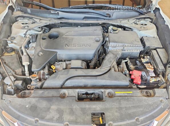 1N4AL3AP6GC262001 2016 NISSAN ALTIMA White Widok wnętrza z tyłu