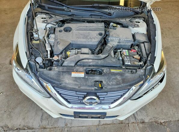 1N4AL3AP6GC278666 2016 NISSAN ALTIMA White Widok wnętrza z tyłu