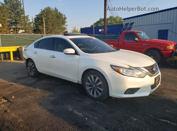 1N4AL3AP6HC130597 2017 NISSAN ALTIMA Белый Передняя правая четверть