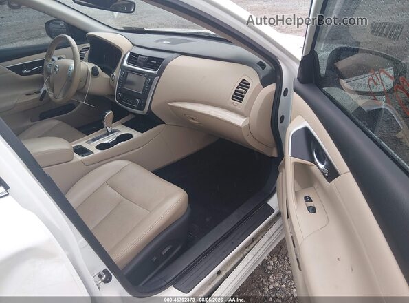 1N4AL3AP6HC497368 2017 NISSAN ALTIMA White Vista interior delantera