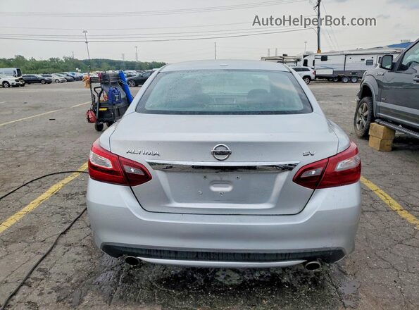 1N4AL3AP6JC190031 2018 NISSAN ALTIMA Silver Вид ззаду