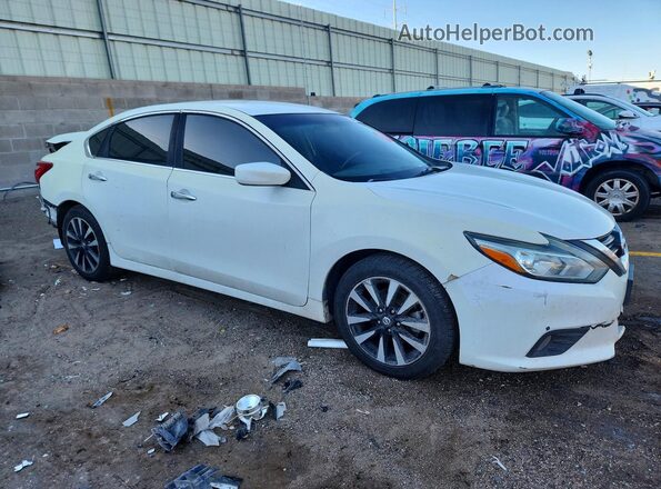 1N4AL3AP6JC214635 2018 NISSAN ALTIMA White Przód prawy