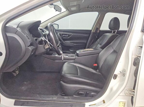 1N4AL3AP6JC223917 2018 NISSAN ALTIMA White Вид салону спереду
