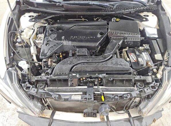 1N4AL3AP6JC223917 2018 NISSAN ALTIMA White Вид задньої частини салону