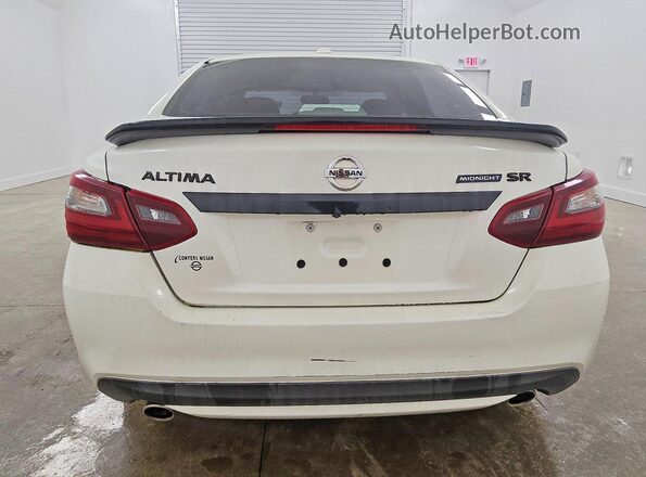 1N4AL3AP6JC223917 2018 NISSAN ALTIMA White Вид ззаду