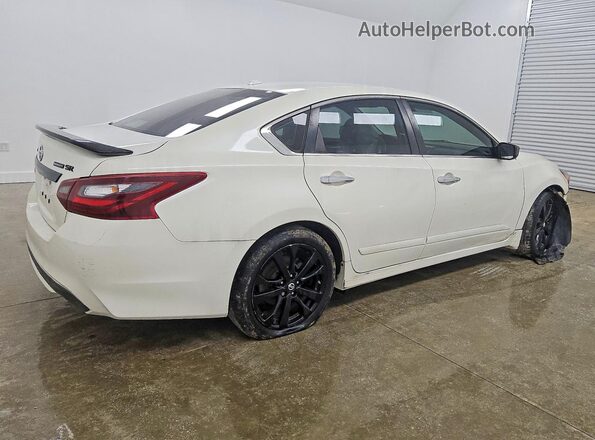 1N4AL3AP6JC223917 2018 NISSAN ALTIMA White Задня права чверть