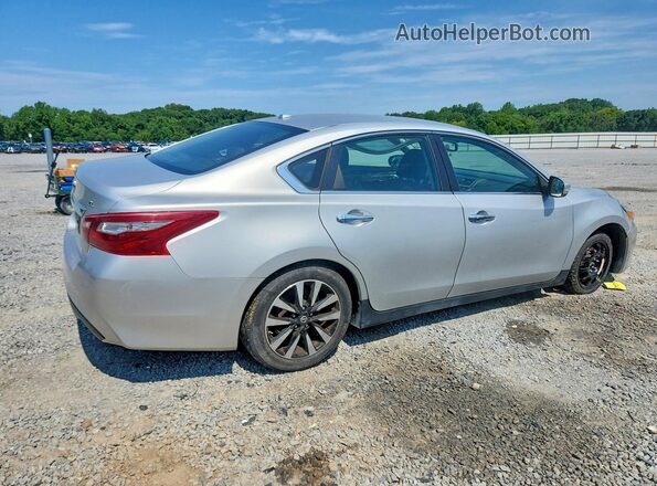 1N4AL3AP6JC241432 2018 NISSAN ALTIMA Серебряный Задняя правая четверть