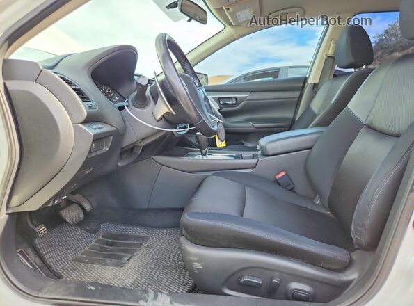 1N4AL3AP6JC258568 2018 NISSAN ALTIMA White Vista interior delantera