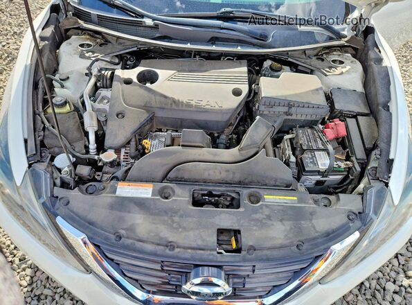 1N4AL3AP6JC258568 2018 NISSAN ALTIMA White Vista interior trasera