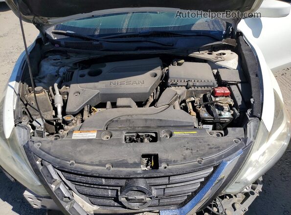 1N4AL3AP7GC250827 2016 NISSAN ALTIMA White Вид задньої частини салону