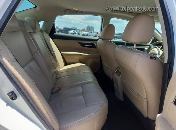 1N4AL3AP7HC139244 2017 NISSAN ALTIMA White Vista de los asientos traseros