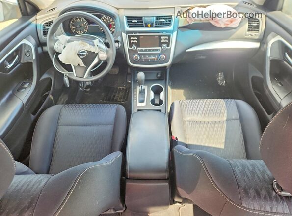 1N4AL3AP7HC213892 2017 NISSAN ALTIMA Серебряный Вид панели приборов