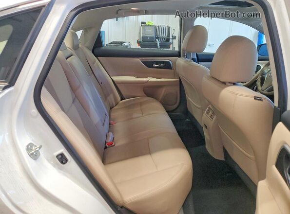 1N4AL3AP7HC288723 2017 NISSAN ALTIMA White Սարքավորումների վահանակի տեսք