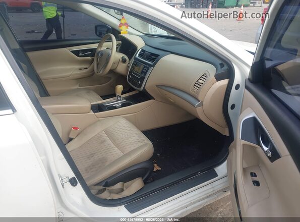 1N4AL3AP7HN344809 2017 NISSAN ALTIMA White Front interior view