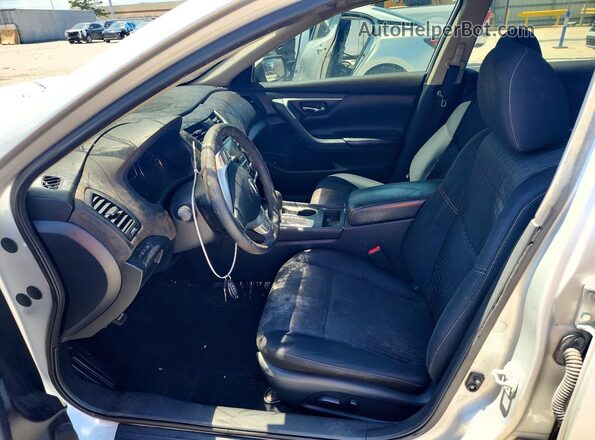 1N4AL3AP7JC105021 2018 NISSAN ALTIMA Silver Vista interior delantera