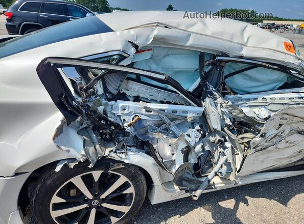 1N4AL3AP7JC109862 2018 NISSAN ALTIMA White Rear seats view