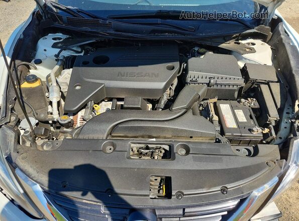 1N4AL3AP7JC179247 2018 NISSAN ALTIMA White Vista interior trasera