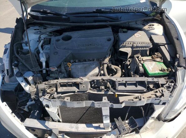 1N4AL3AP7JC214952 2018 NISSAN ALTIMA White Rear interior view