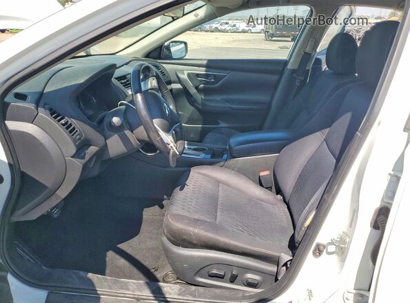 1N4AL3AP7JC214952 2018 NISSAN ALTIMA White Front interior view